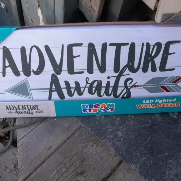 Adventure Awaits lighted wall sign - Picture 5 of 6